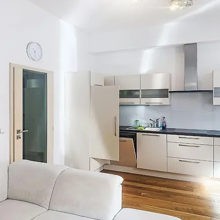 Center View By Interhome